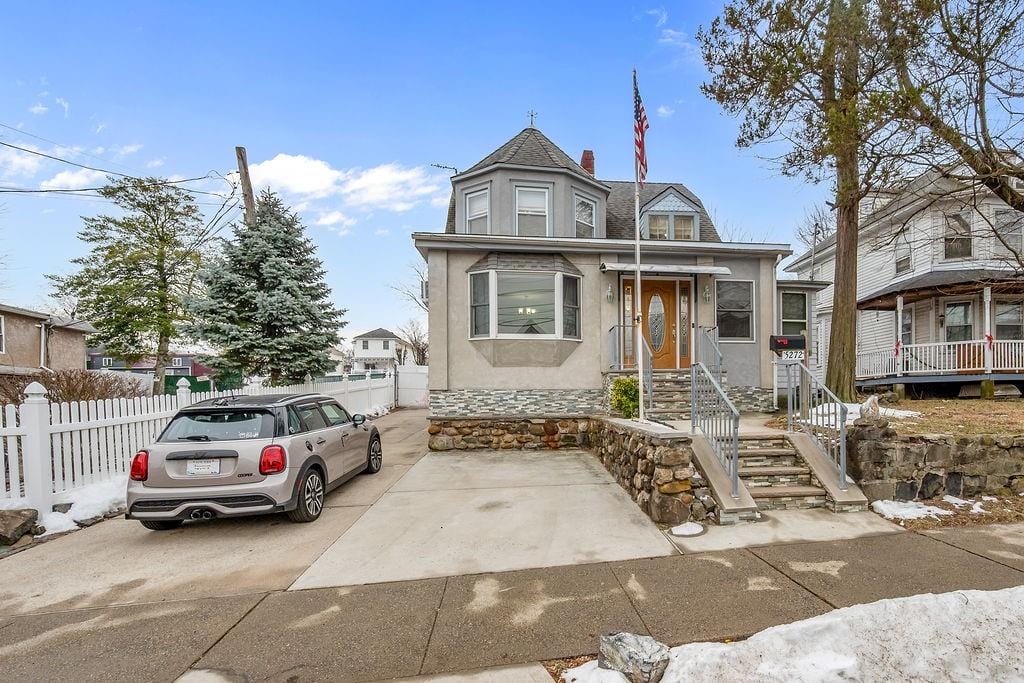 5272 Arthur Kill Road, Staten  Island, New York, 10307