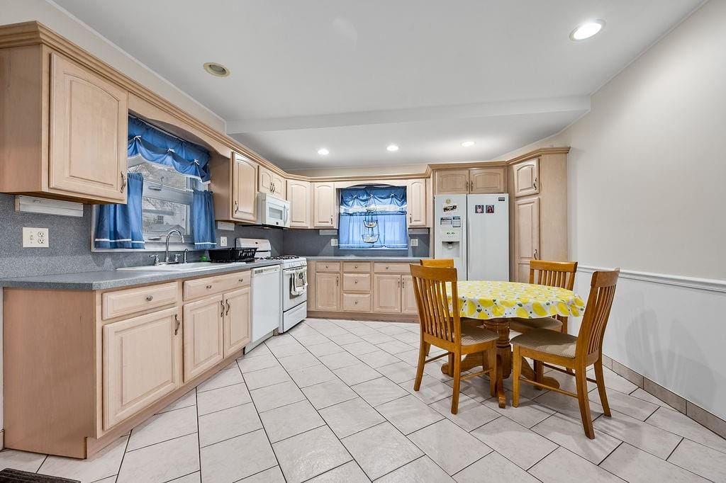 5272 Arthur Kill Road, Staten  Island, New York, 10307 image 12