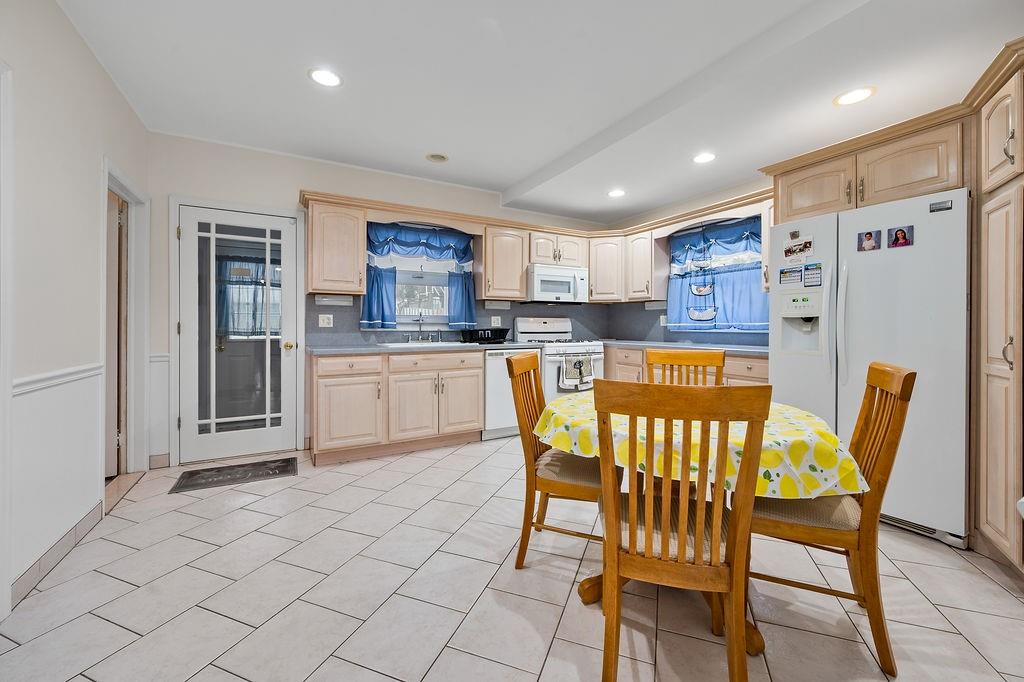 5272 Arthur Kill Road, Staten  Island, New York, 10307 image 8