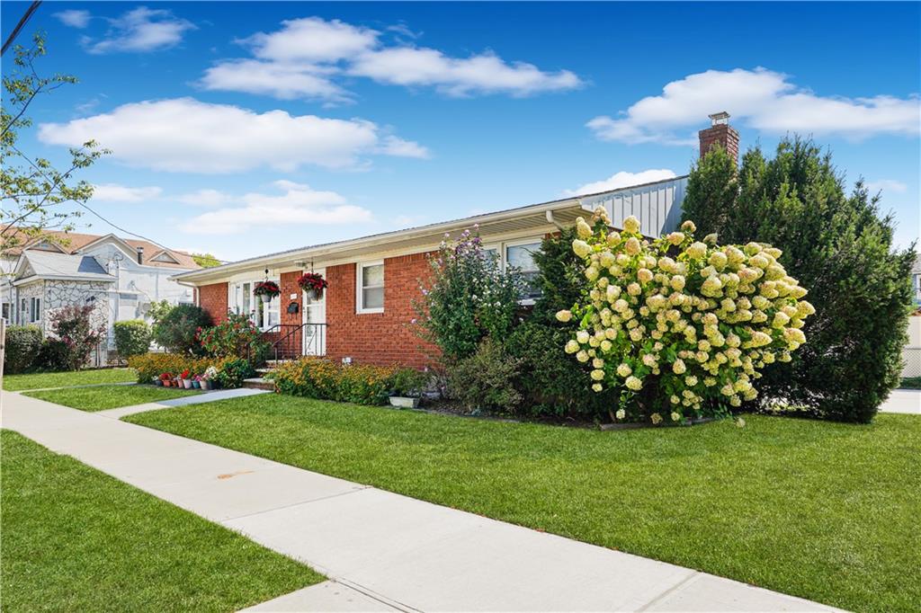 44 Finley Avenue, Staten  Island, New York, 10306