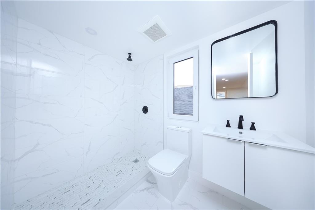 32 Lincoln Terrace, Brooklyn, New York, 11235 image 13