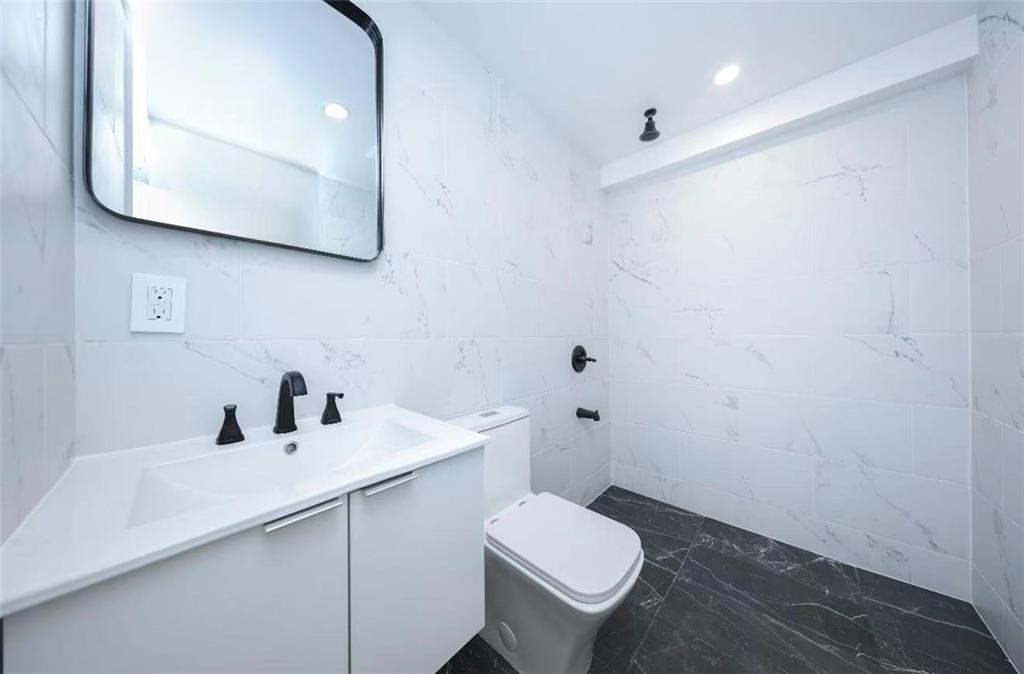 32 Lincoln Terrace, Brooklyn, New York, 11235 image 7