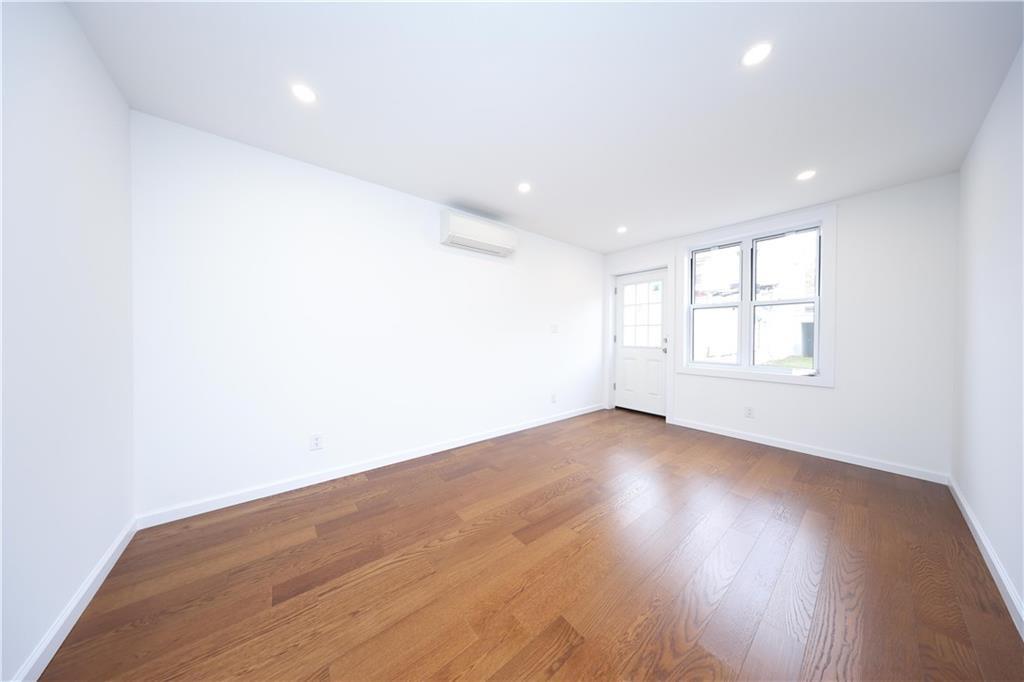 189 Saint Marys Avenue, Staten  Island, New York, 10305 image 13