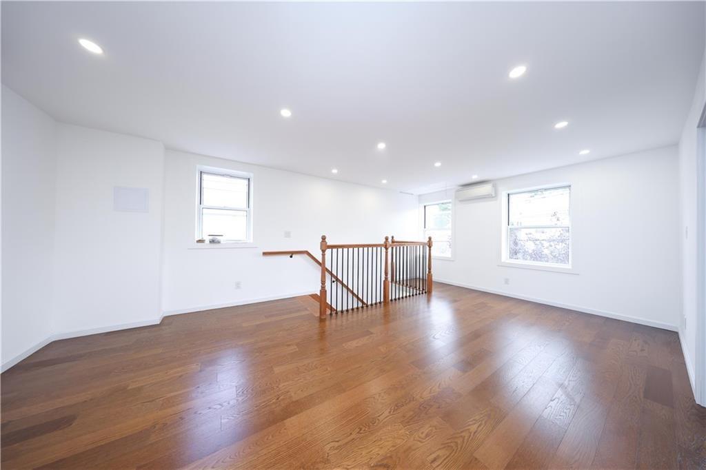 189 Saint Marys Avenue, Staten  Island, New York, 10305 image 19