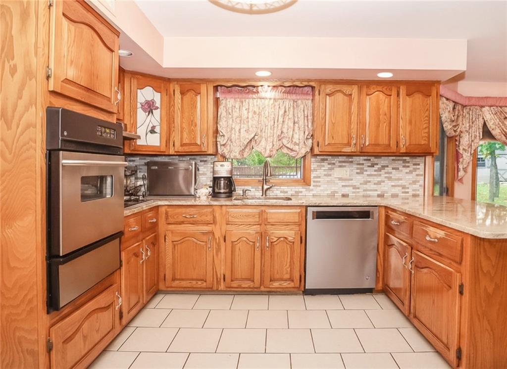 282 Boscombe Avenue, Staten  Island, New York, 10309 image 12