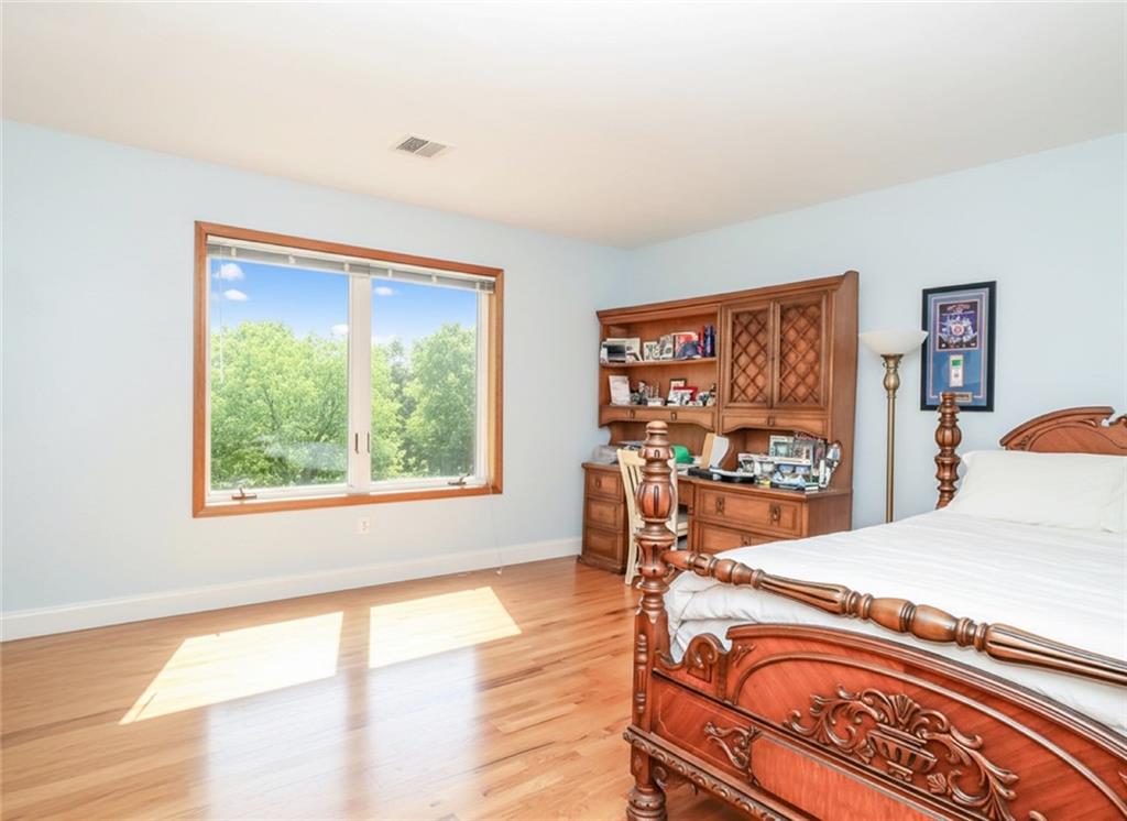 282 Boscombe Avenue, Staten  Island, New York, 10309 image 19