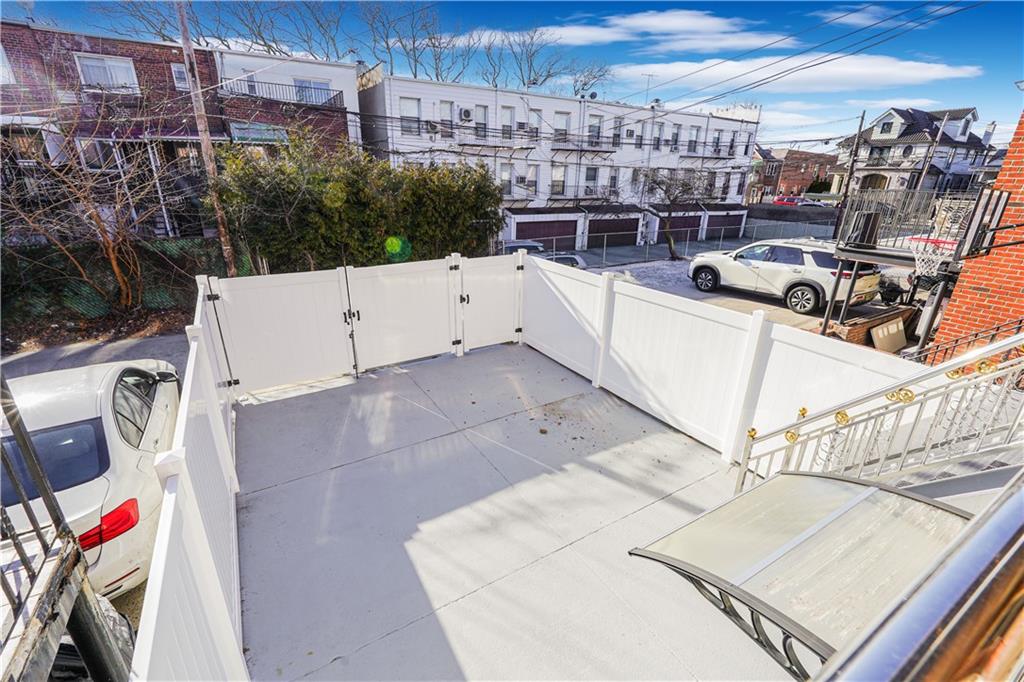 716 Desmond Court Image 4