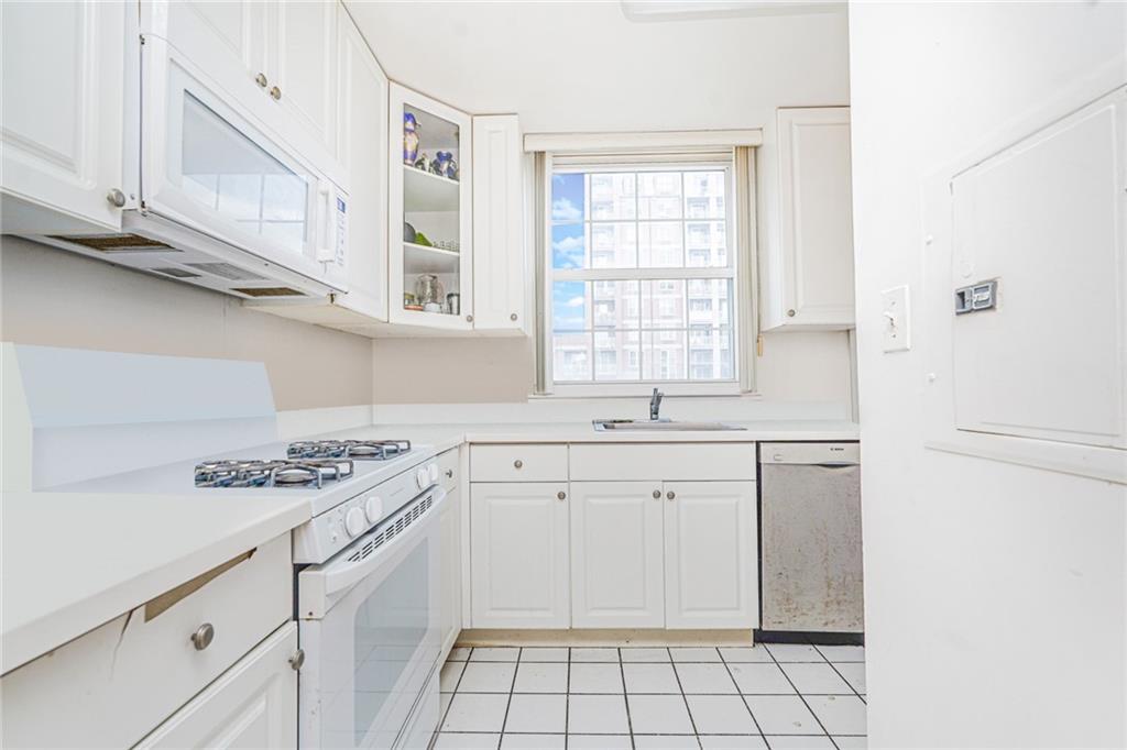 60 Oceana Drive 4I, Brooklyn, New York, 11235 image 10