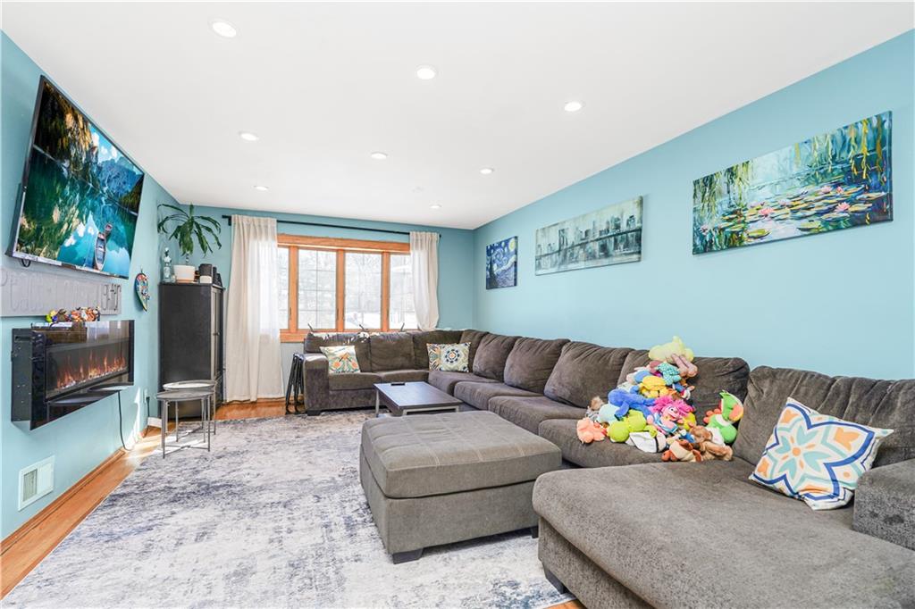 66 Daffodil Court, Staten  Island, New York, 10312 image 11