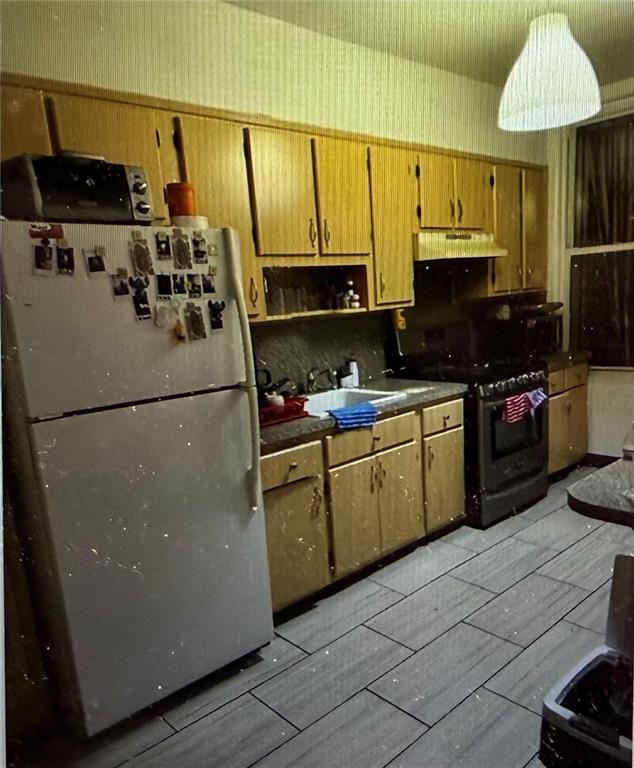 373 Bleeker Street Image 4