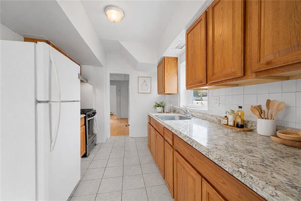 883 Manor Road, Staten  Island, New York, 10314 image 11