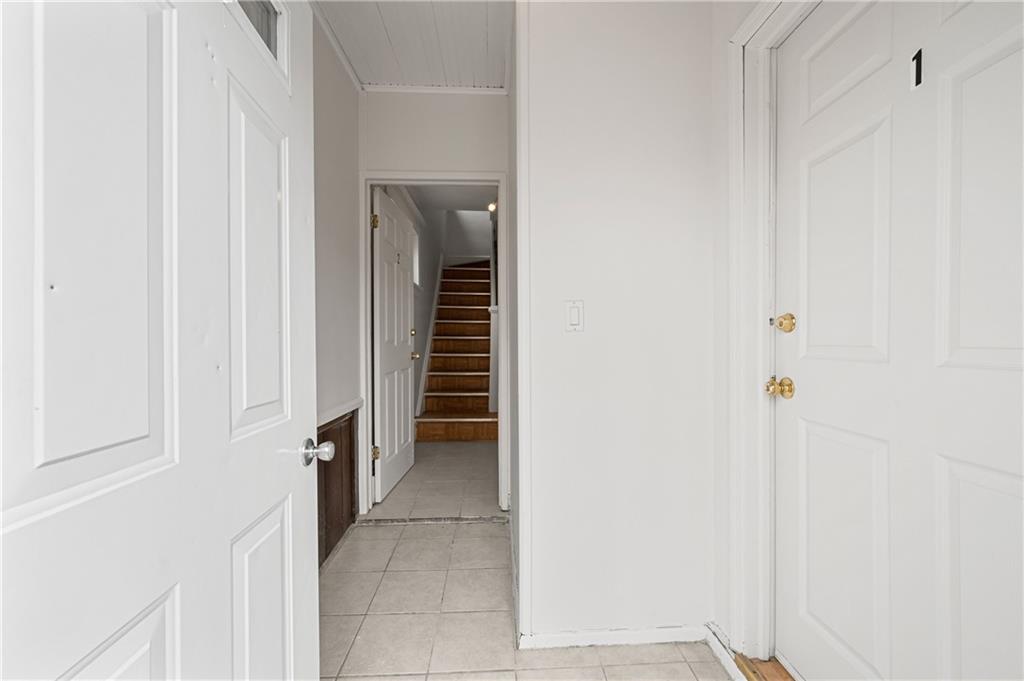 883 Manor Road Image 3