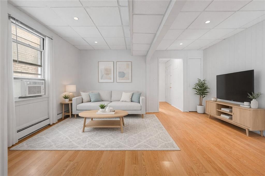 883 Manor Road Image 4