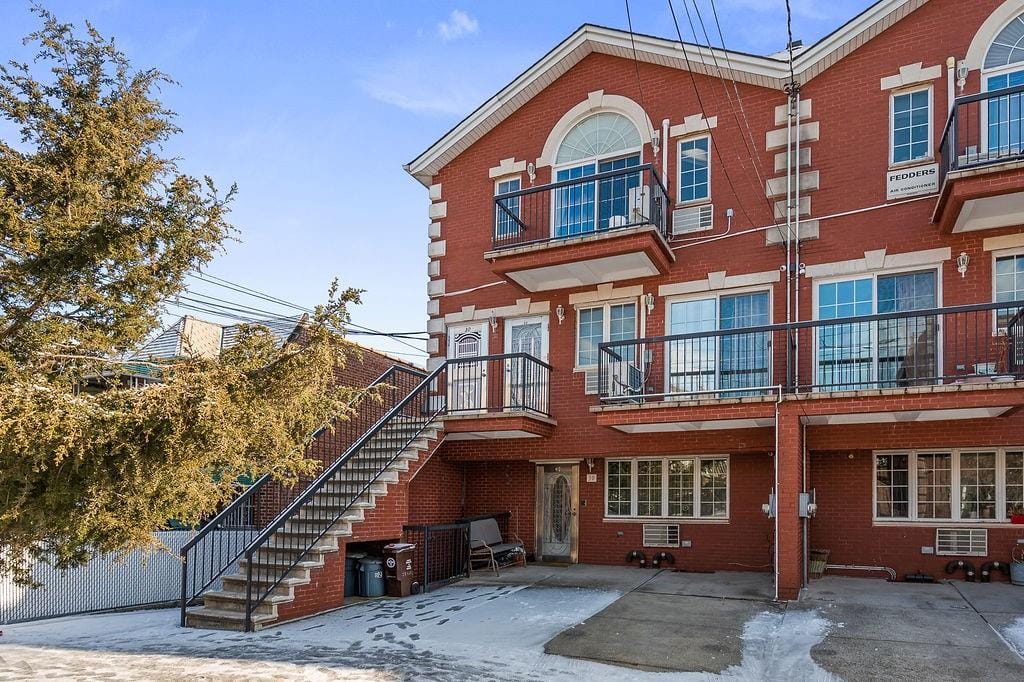 39 Bay 38th Street 3D Image 2