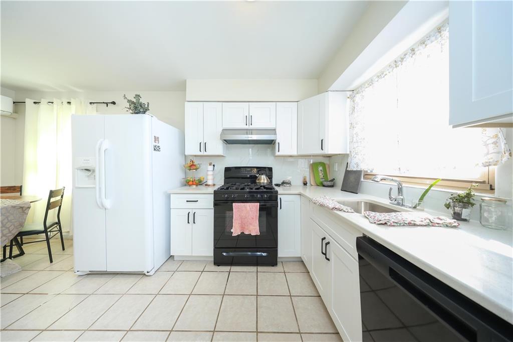 369 Burgher Avenue, Staten  Island, New York, 10305 image 12