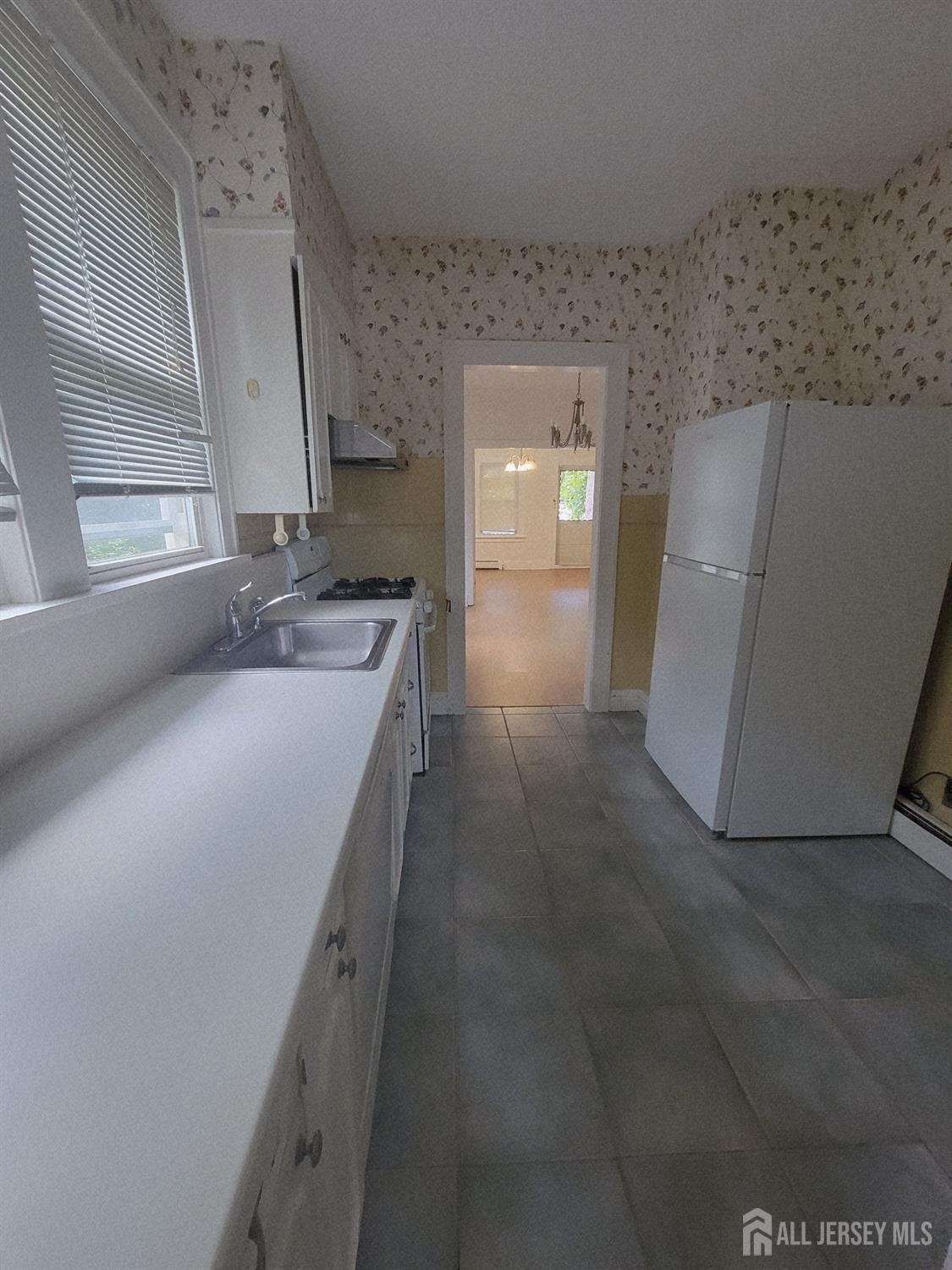 21 Middlesex Avenue Image 5