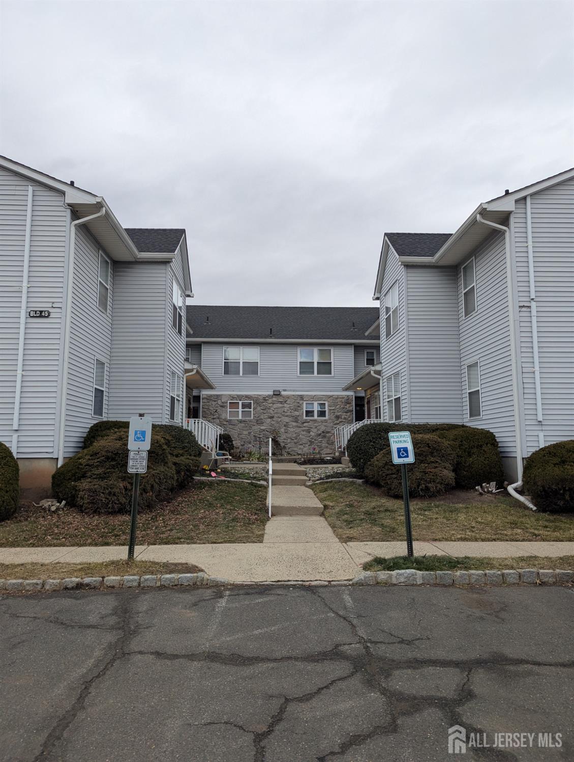 316 VENTNOR Court Image 5