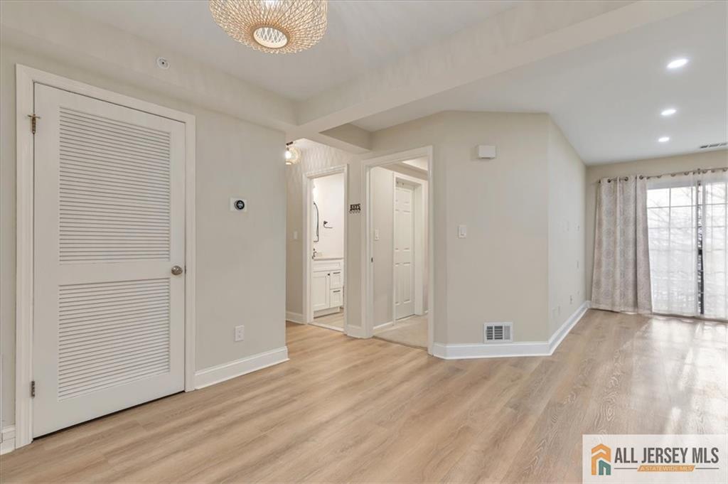 309 Stratford Place Image 5