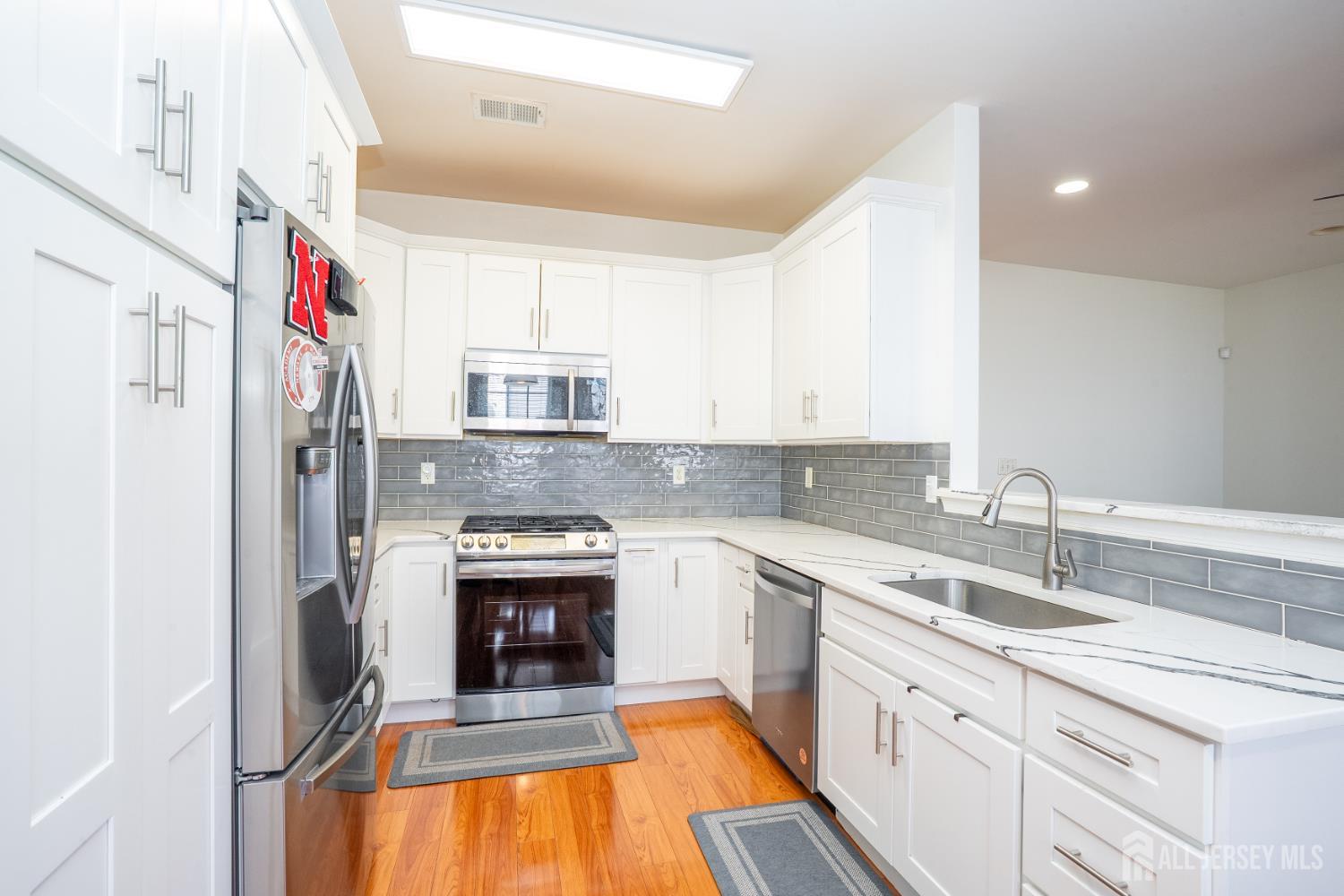 903 Swallow Court, North Brunswick, NJ, 08902 image 12