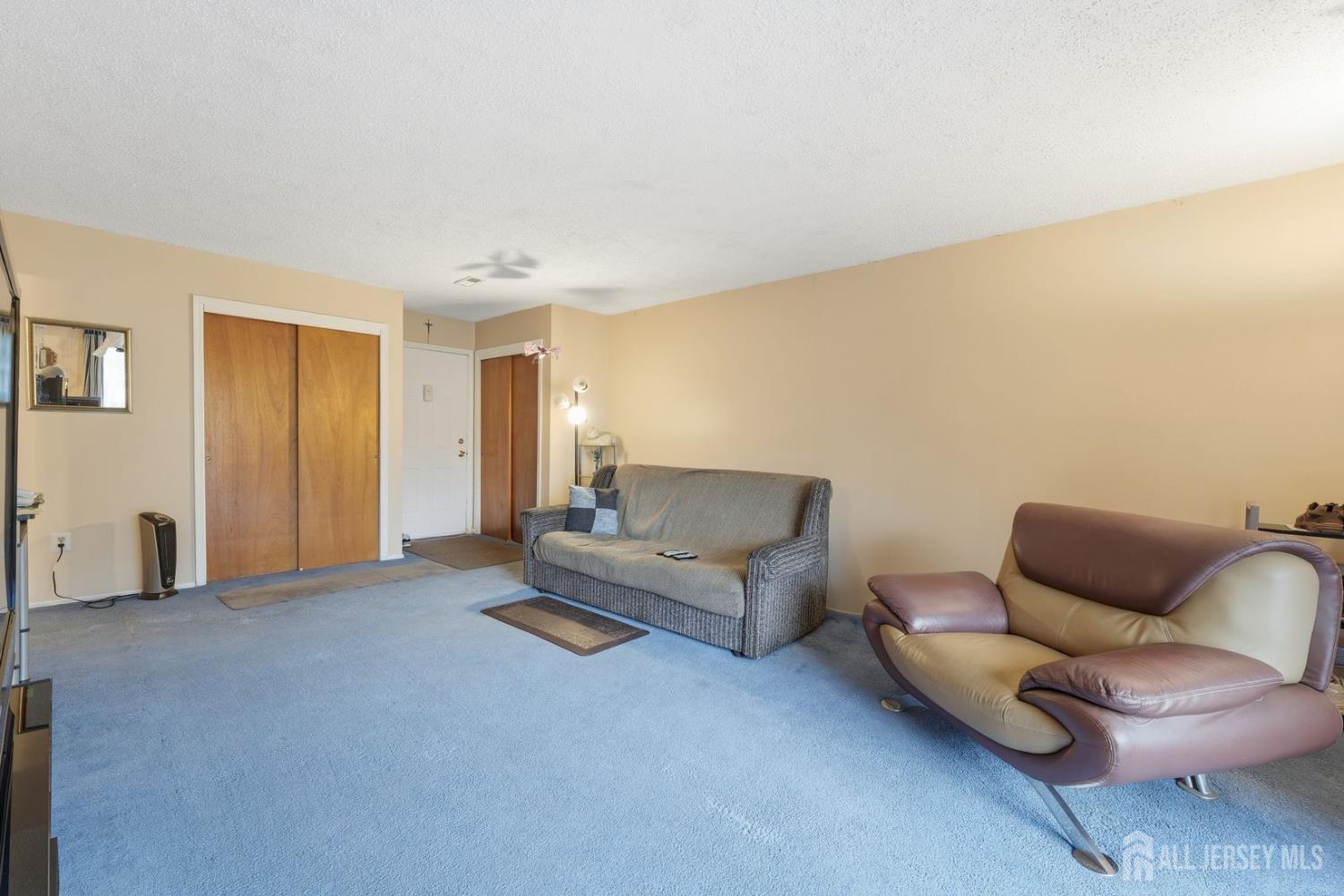 307 Edison Glen Terrace Image 3