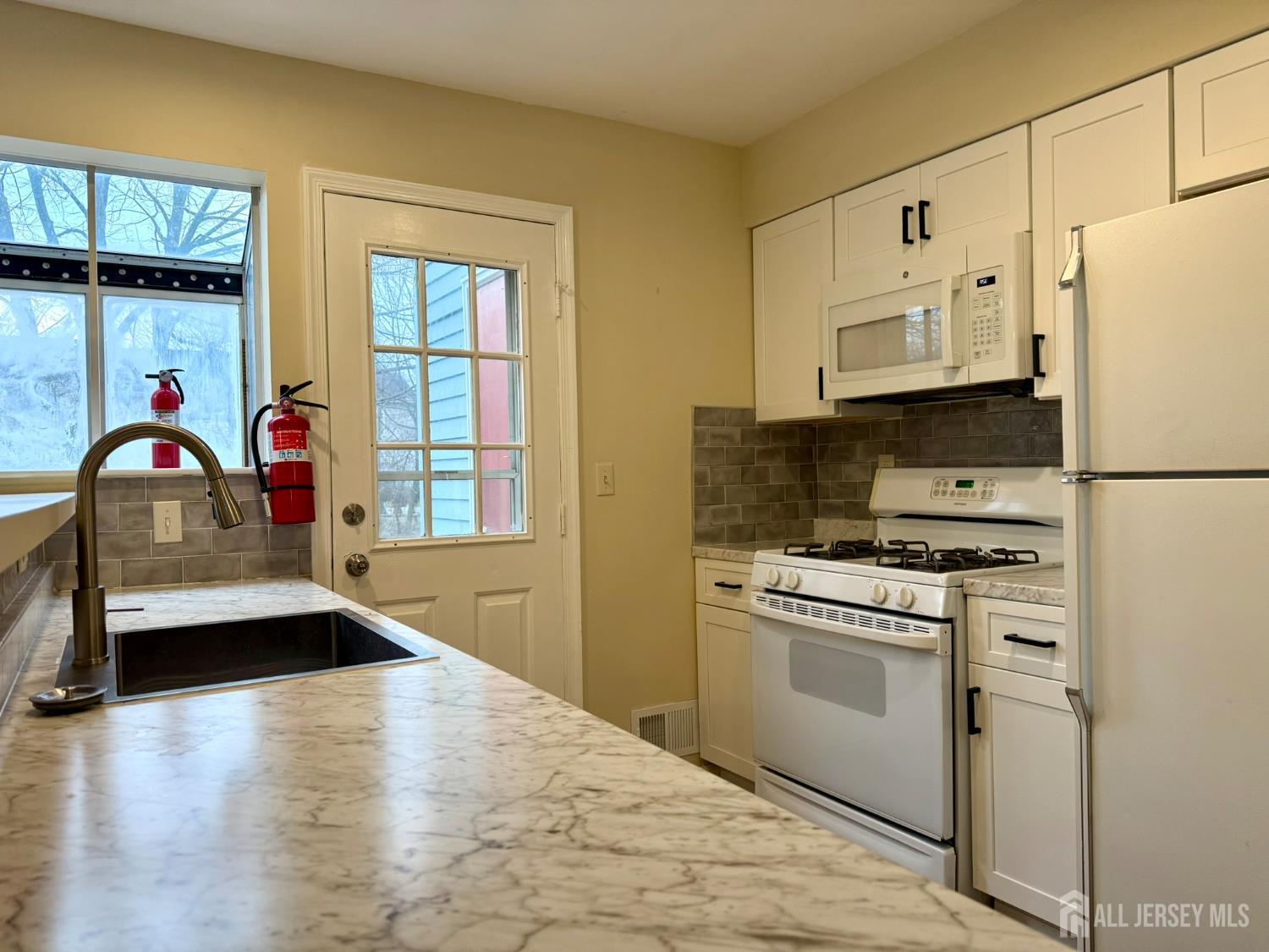 384 Inwood Court, Franklin, NJ, 08873 image 12