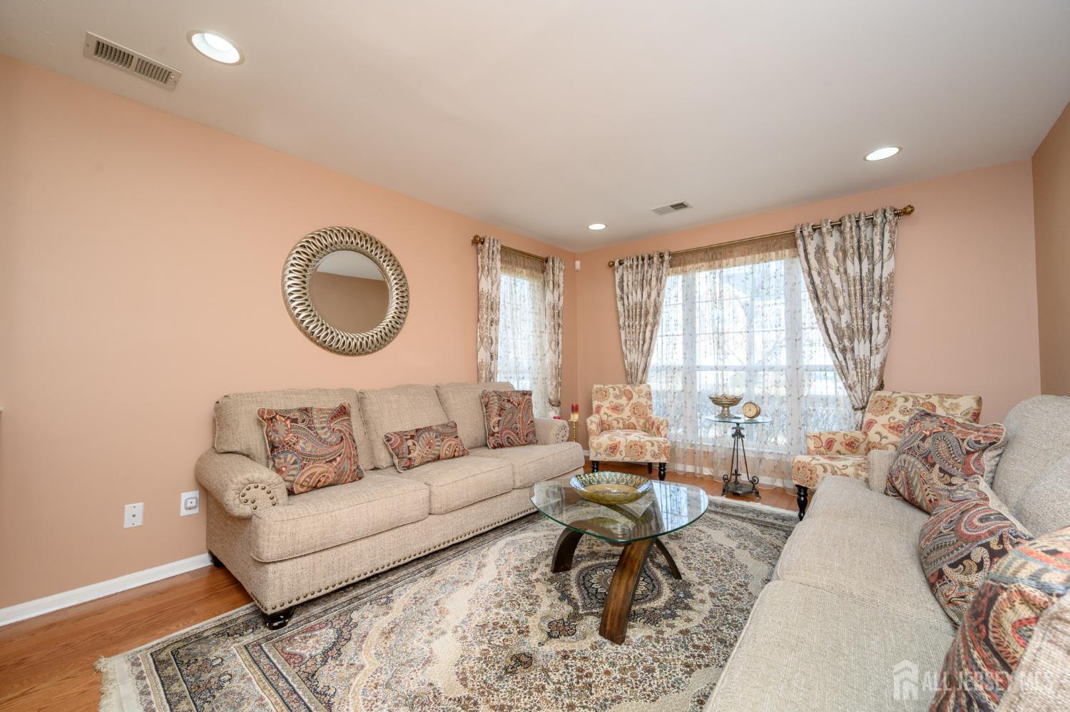 1 Cambridge Court Image 4