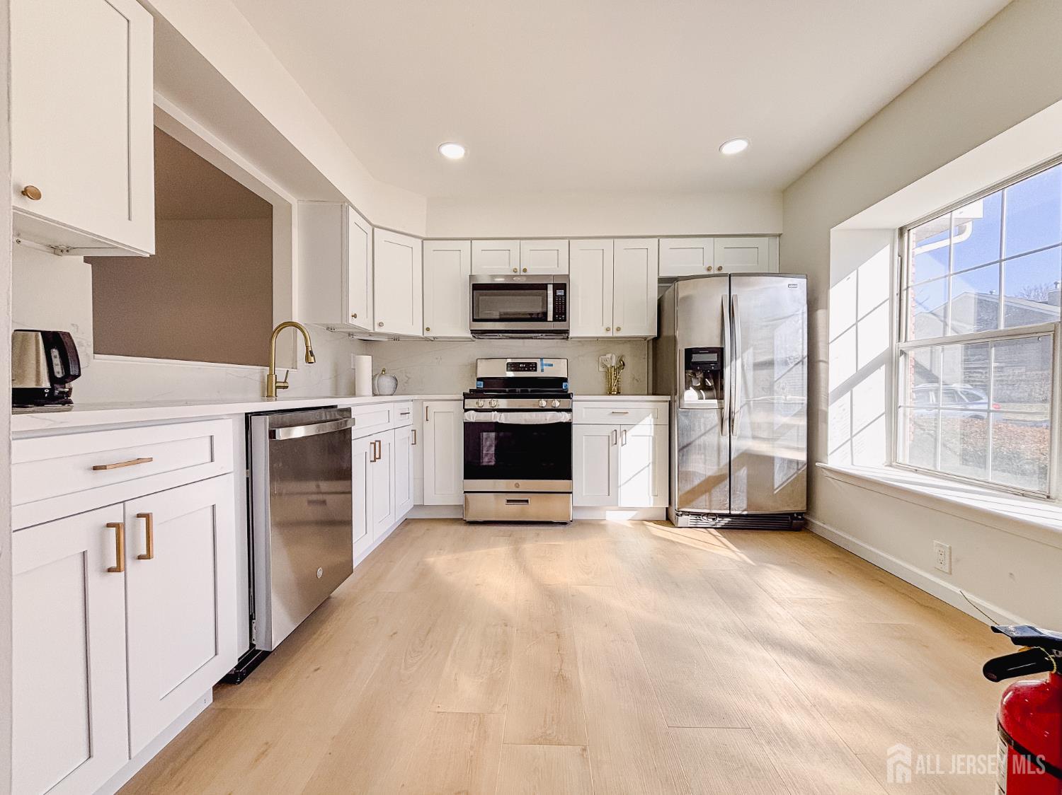 386 INWOOD Court 386 Image 4