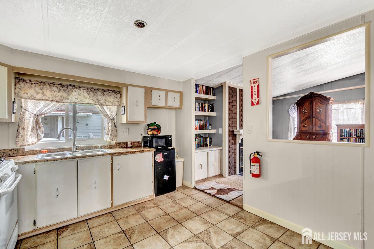 139 Village Drive, Spotswood, NJ, 08884 image 16