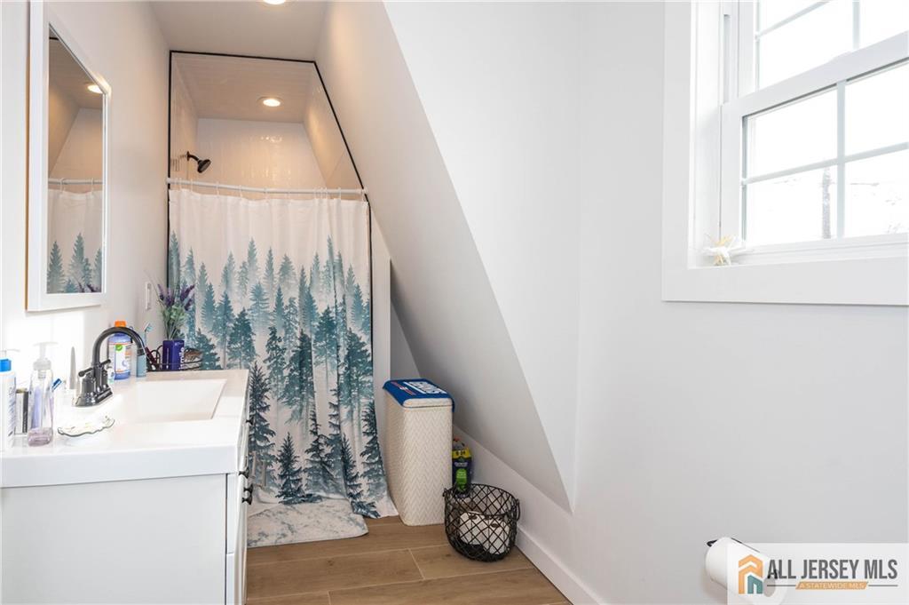 27 S 2nd Street, Fords, NJ, 08863 image 26