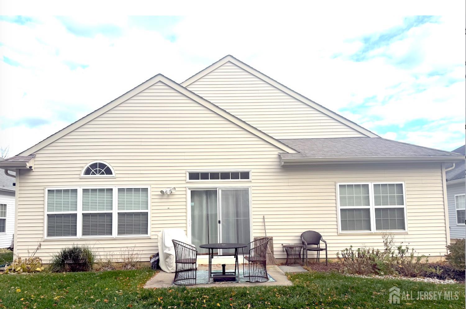 143 Valencia Drive Image 3