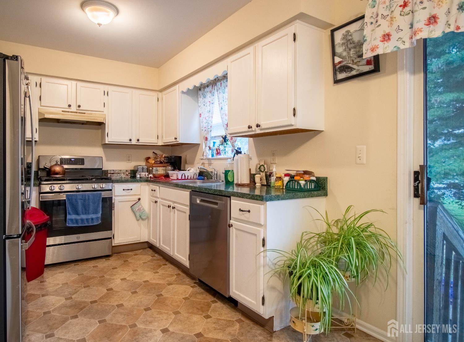 3 Peachtree Lane Image 4