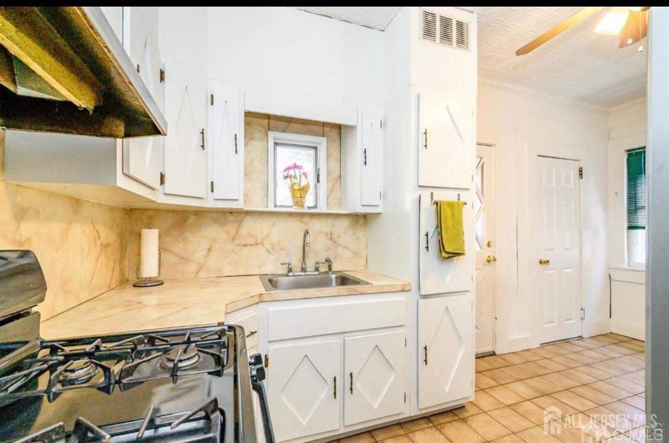 271 Woodbridge Avenue Image 2