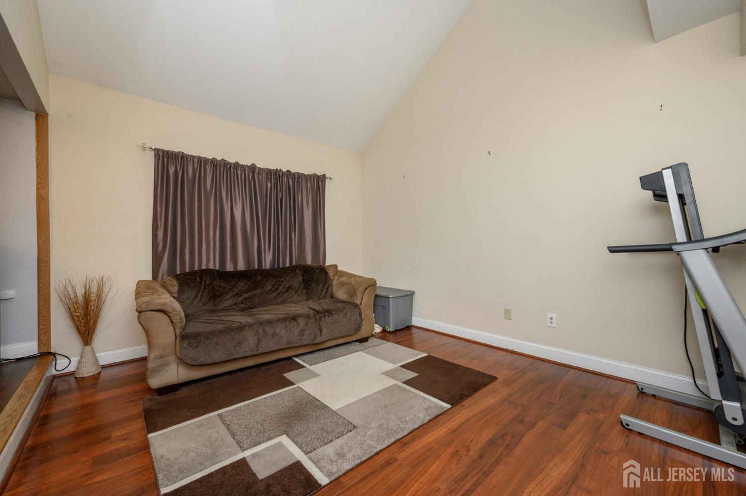 285 Nathan Court, Aberdeen, NJ, 07721 image 15