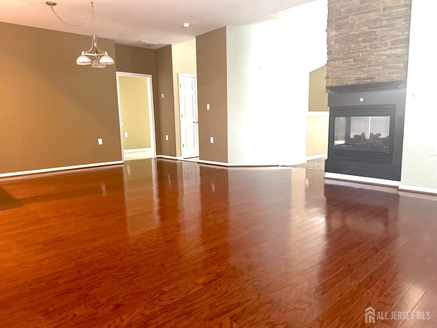 143 Valencia Drive Image 5