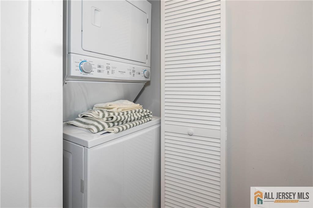 27 S 2nd Street, Fords, NJ, 08863 image 21