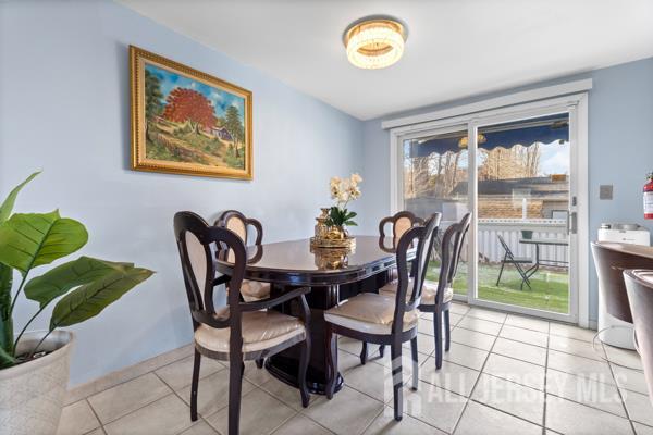 285 Water Street Image 5