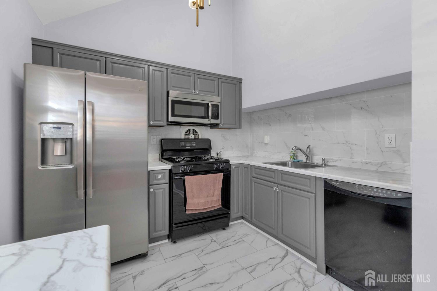 160 Brown Avenue Image 5