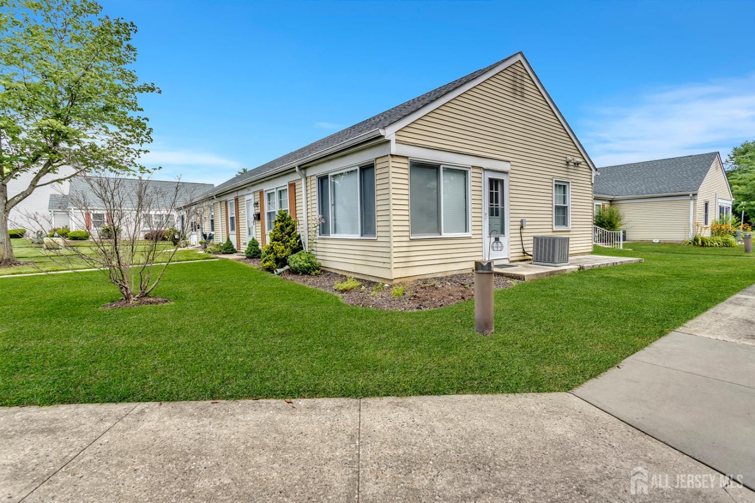 326 Nantuckett Lane A Image 2