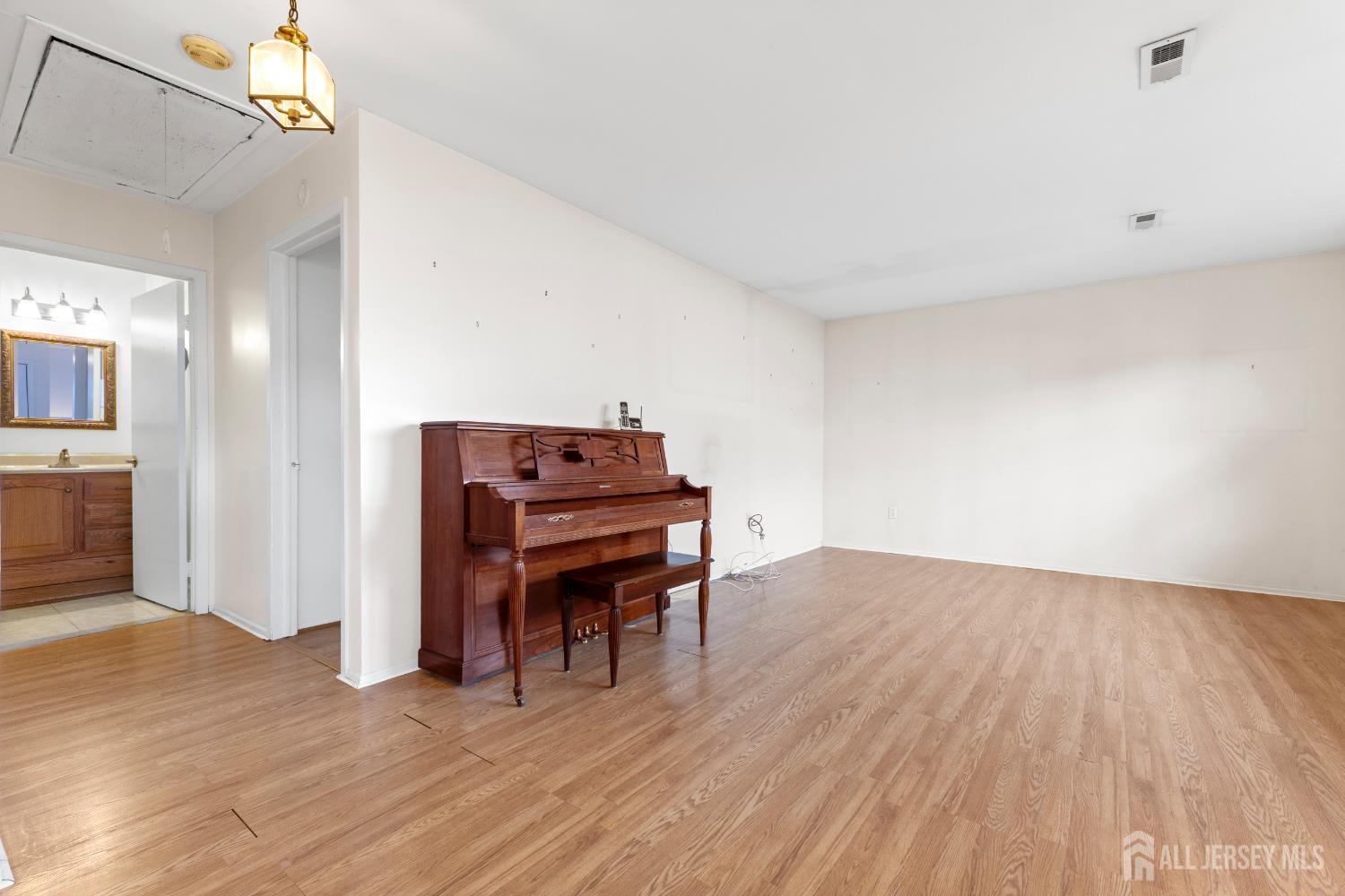 26 Galewood Drive, Matawan, NJ, 07747 image 9