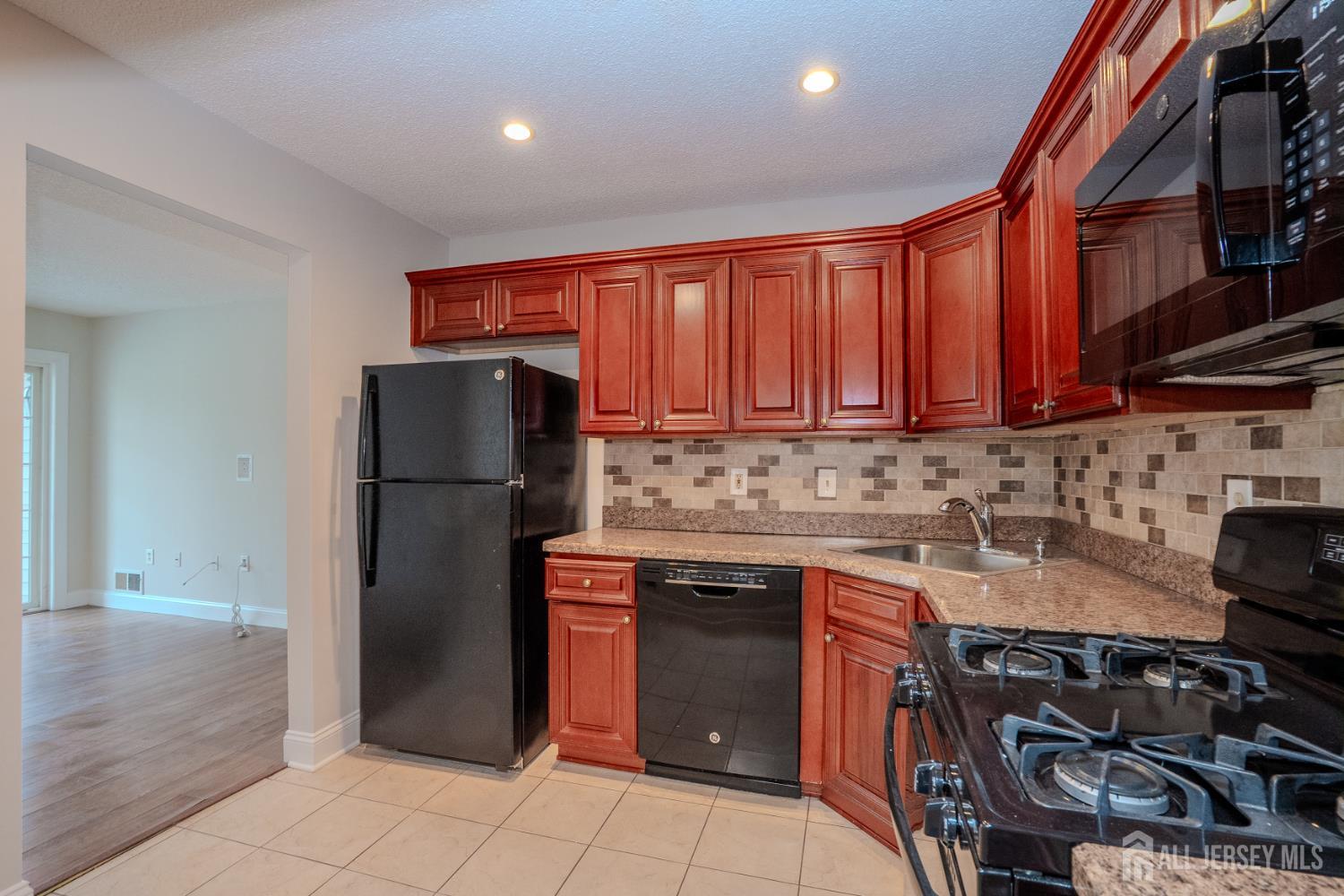 22 Amberly Court, Franklin Twsp, NJ, 08823 image 13