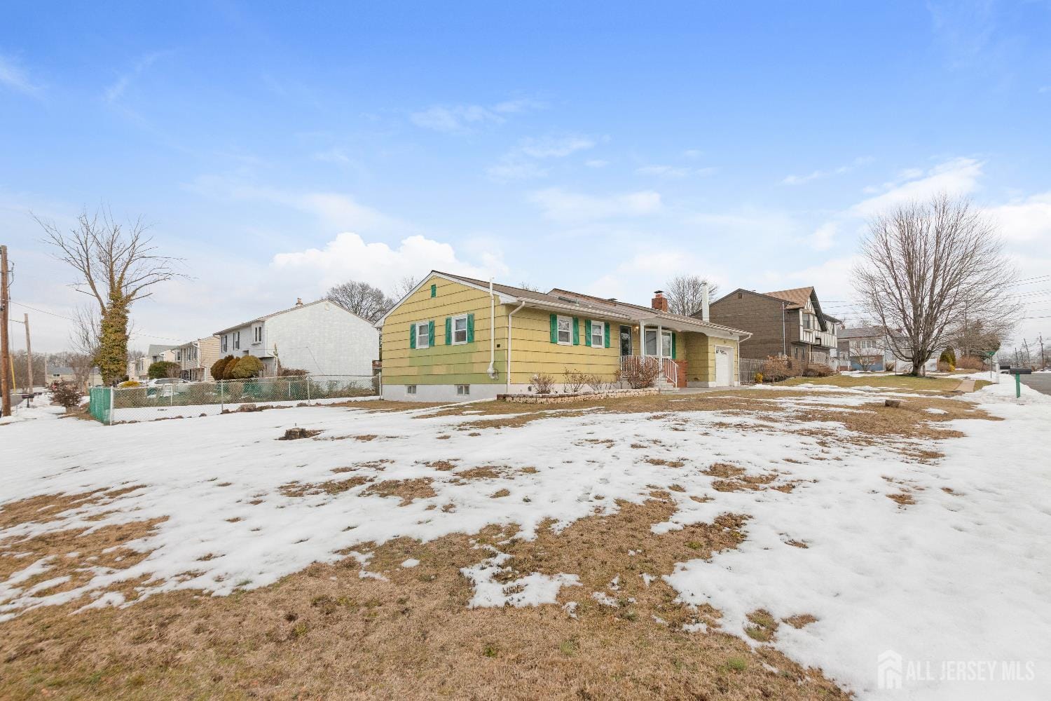 220 Montrose Avenue Image 2