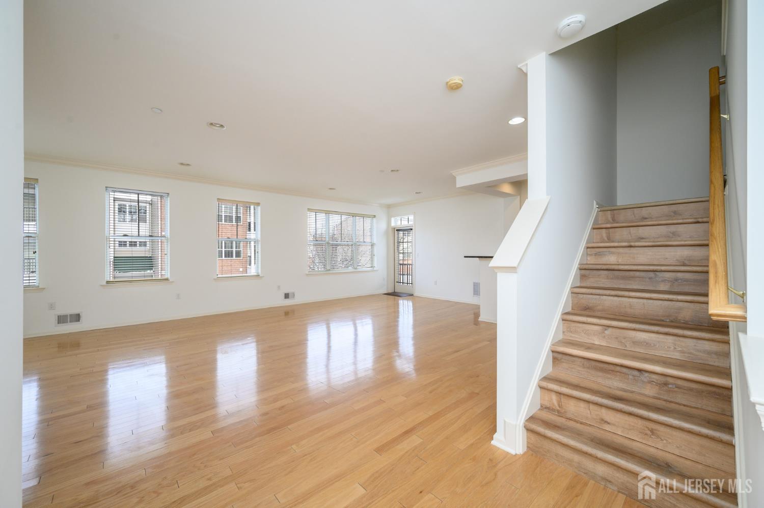 361 Lehigh Avenue Image 4