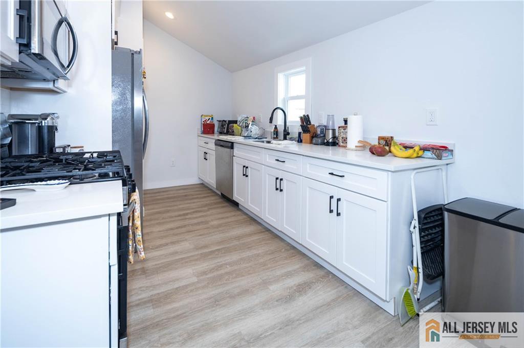 27 S 2nd Street, Fords, NJ, 08863 image 20