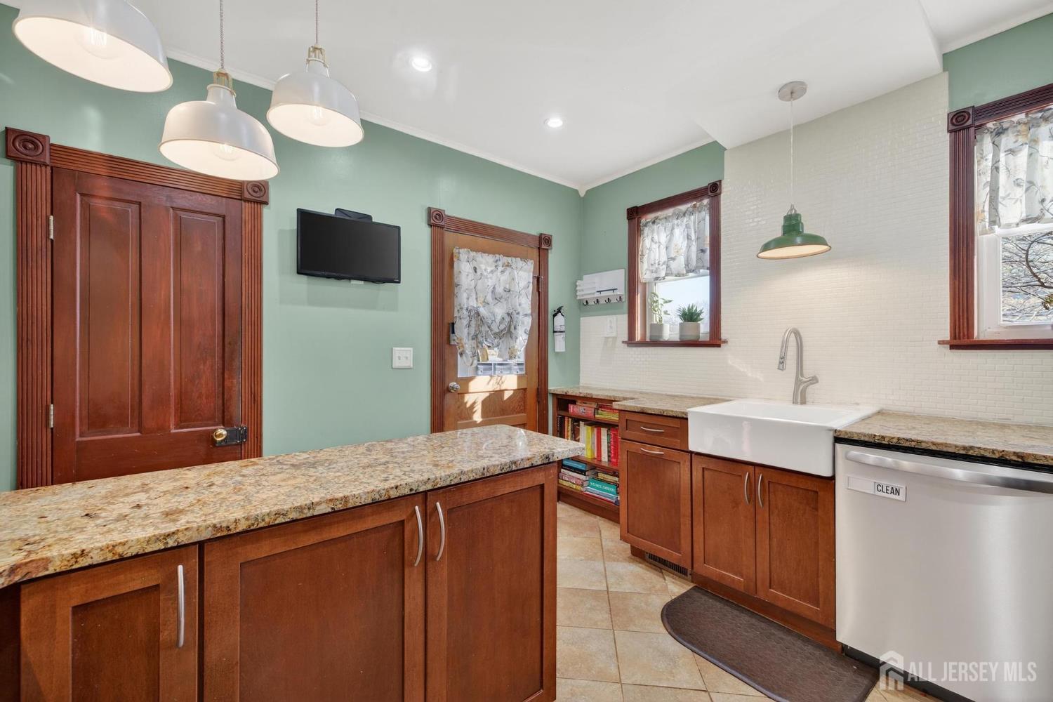 395 Raritan Street, South Amboy, NJ, 08879 image 10