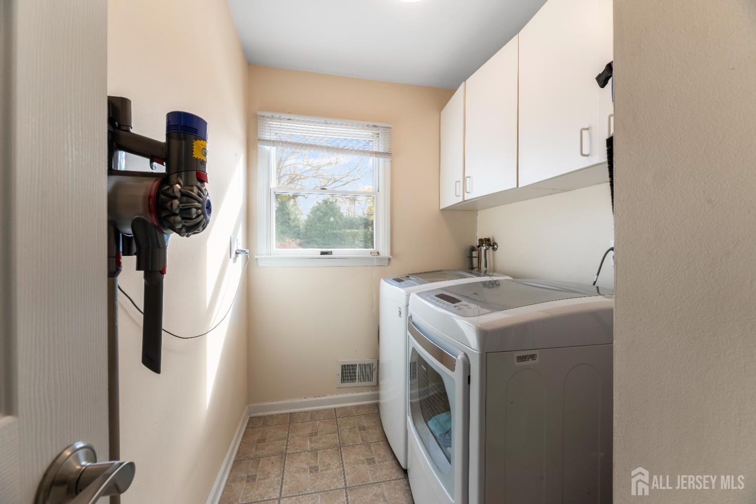 990 Hoover Drive, North Brunswick, NJ, 08902 image 19