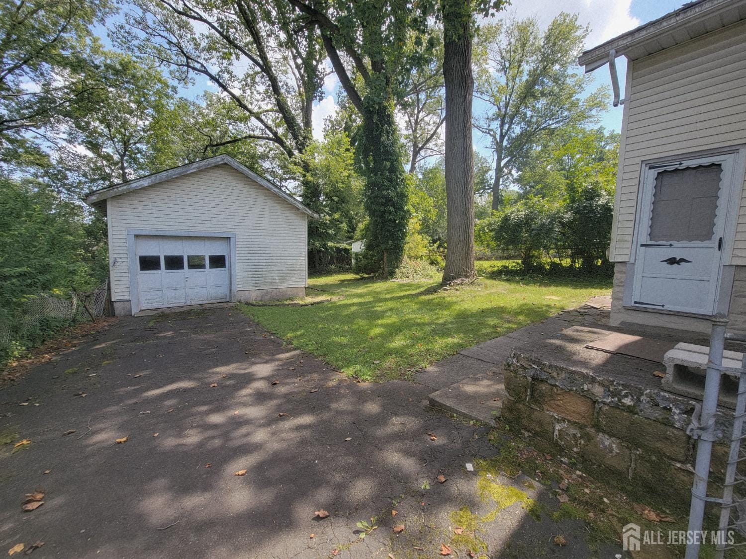 21 Middlesex Avenue Image 2