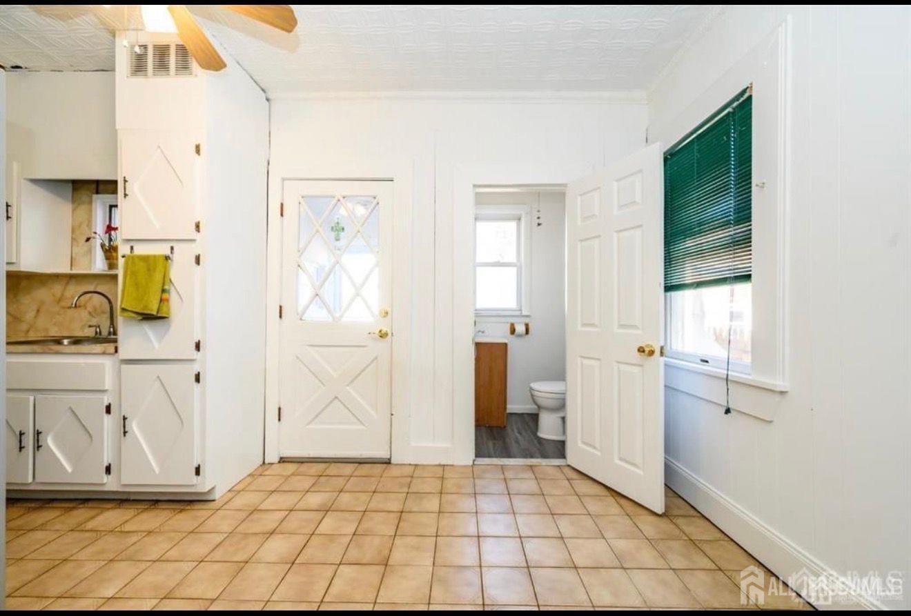 271 Woodbridge Avenue Image 4