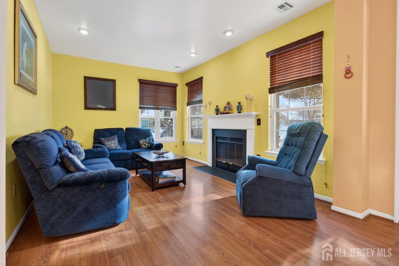 100 Ashford Drive Image 4