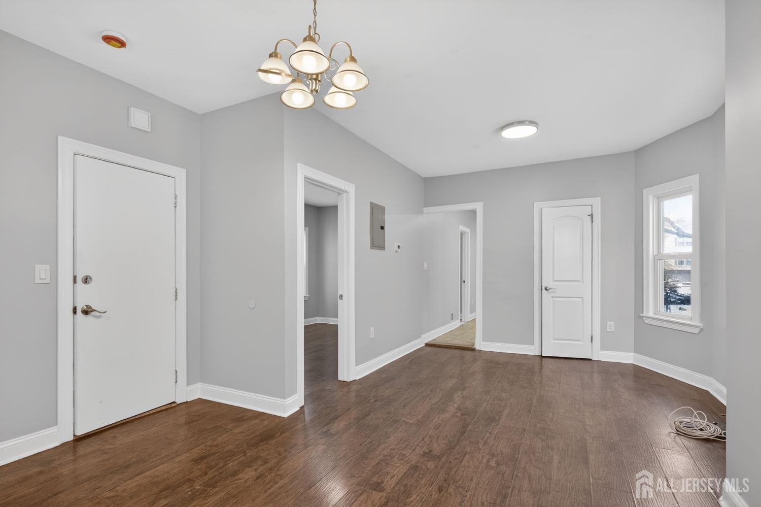 441 S Clinton Street Image 5