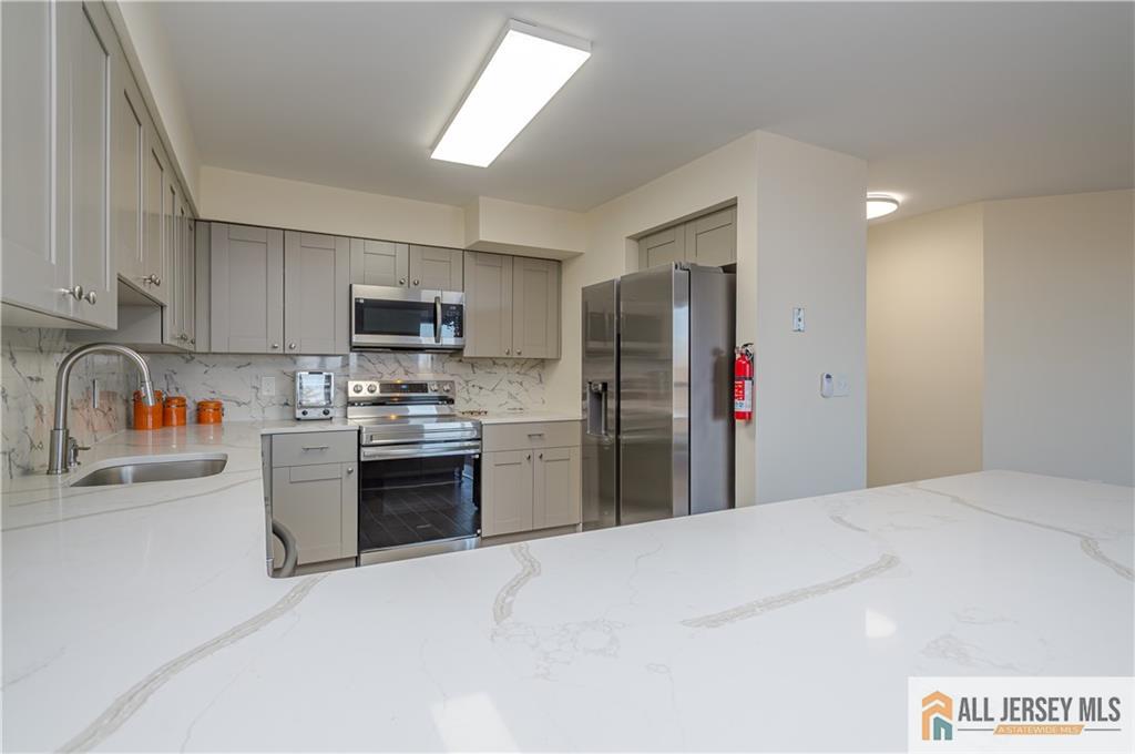 30 S Adelaide Avenue 4K, Highland Park, NJ, 08904 image 6